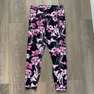 NWOT yoga workout pants leggings size M